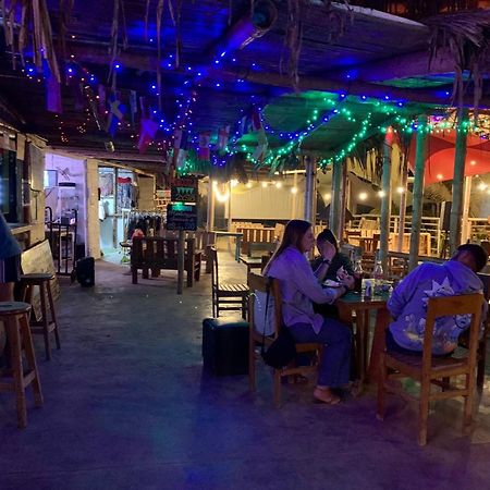 Saigon Backpackers Hostel Máncora Exterior foto